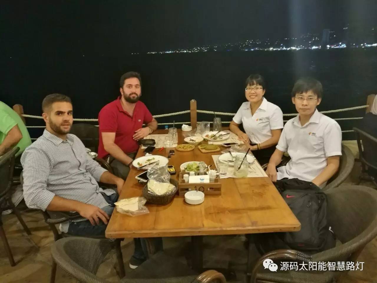 太陽能路燈，太陽能平板燈，光伏產(chǎn)業(yè)，綠色節(jié)能，太陽能路燈廠家